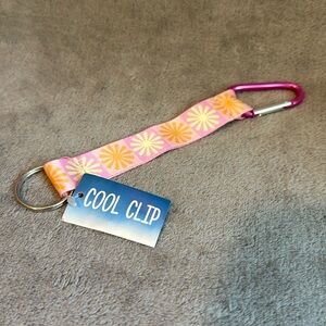 🩷🧡Cool Clip🩷Pink &🧡Orange Floral Keychain/NWT🩷🧡